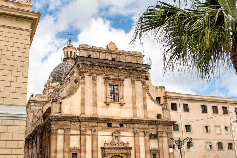 Appreciate the exterior and interior of Santa Caterina Church