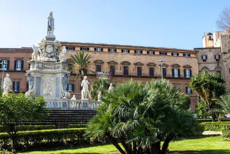 Palácio dos Normandos visto de uma lateral