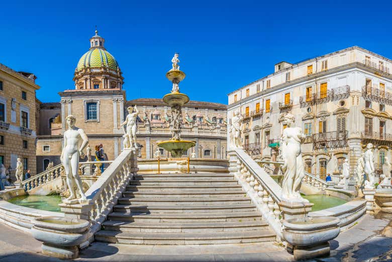 Marvel at Piazza Pretoria