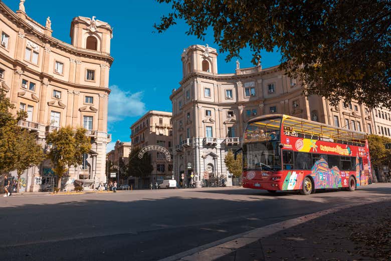 Recorriendo Palermo en autobús turístico