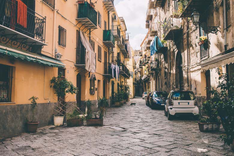 Una strada nel centro di Palermo