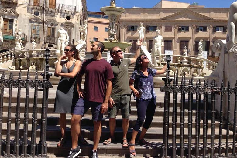 Durante o free tour por Palermo
