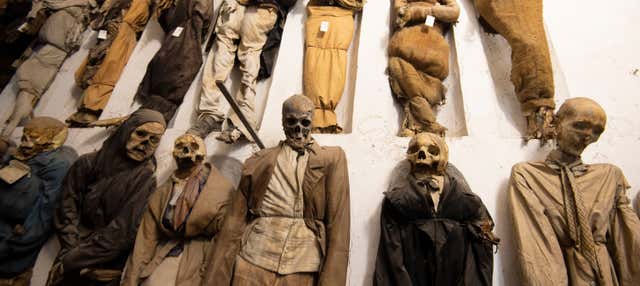 Tour por las catacumbas de Palermo