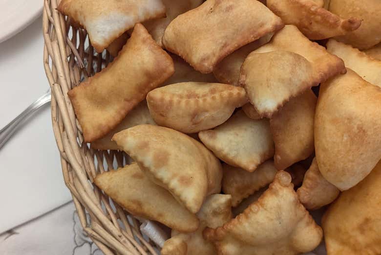 Cestita de torta fritta 