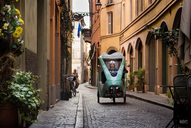 Touring Parma in a tuk tuk
