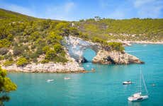 Giro in barca lungo la costa del Gargano