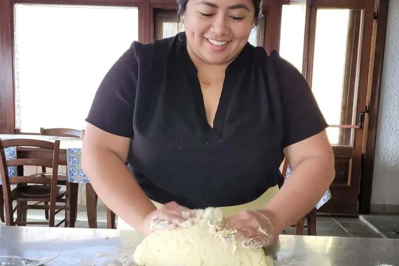 Dig your hands into a proper cooking experience