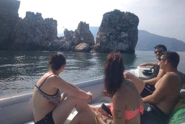 Un grupo de amigos en el barco