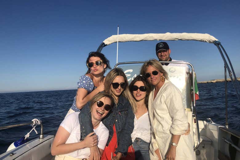 Profitez de la balade en bateau privé