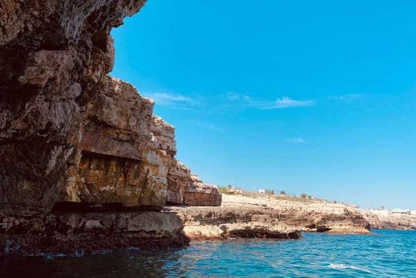Desfiladeiros em Polignano a Mare