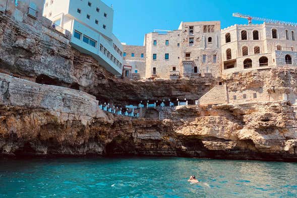 Paseo en barco por Polignano a Mare