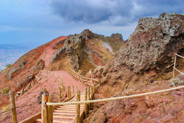 Chemin vers le cratère du Vésuve