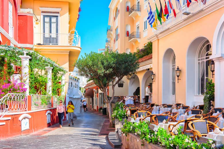 Percorrendo o centro histórico de Capri