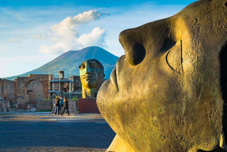 Guided tour of Pompeii