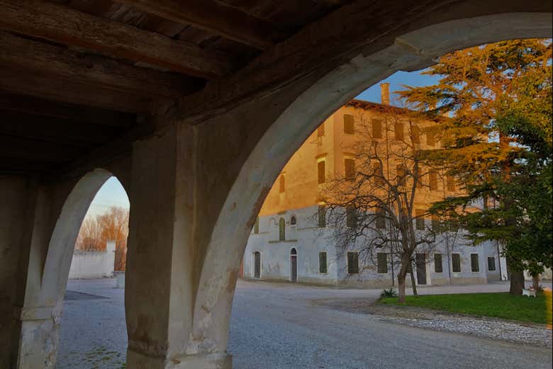 Recorriendo las instalaciones de Villa Bogdano