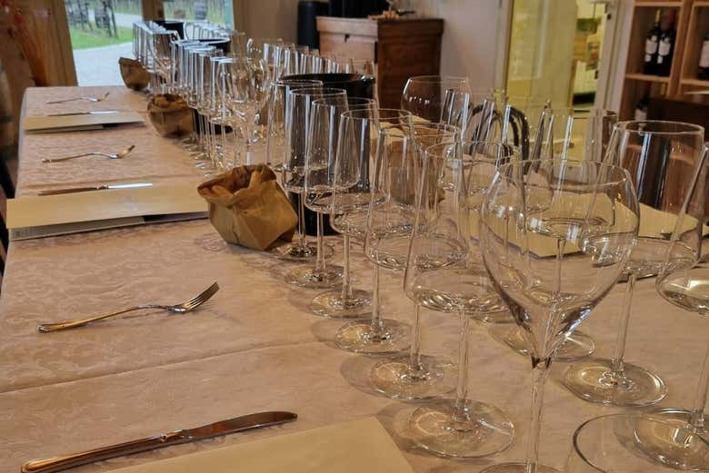 Mesa lista para la degustación