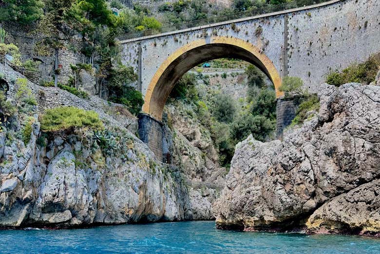 Il ponte del Fiordo di Furore