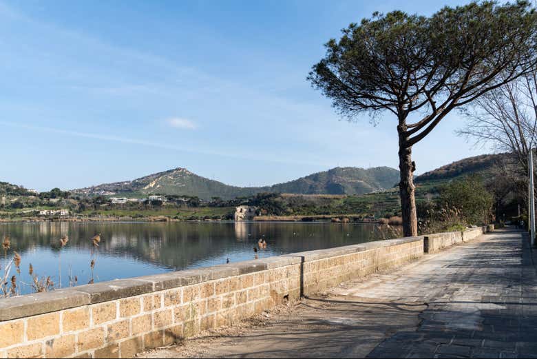 Um passeio pelo lago d'Averno