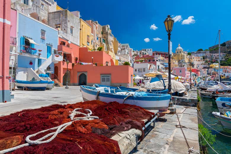 Il bellissimo porto di Procida
