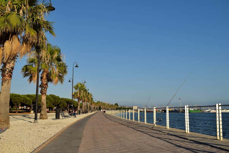 Pedalando lungo il Porto di Su Siccu