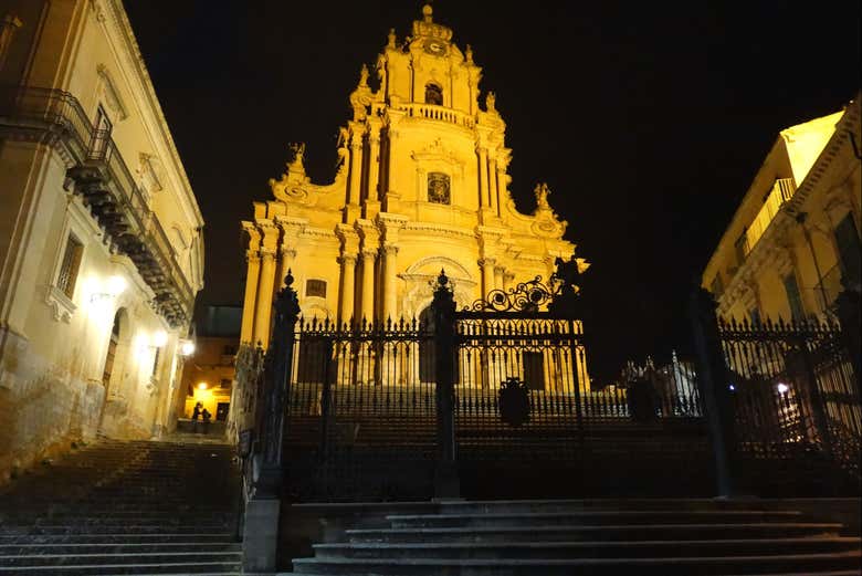Catedral de San Giorgio iluminada