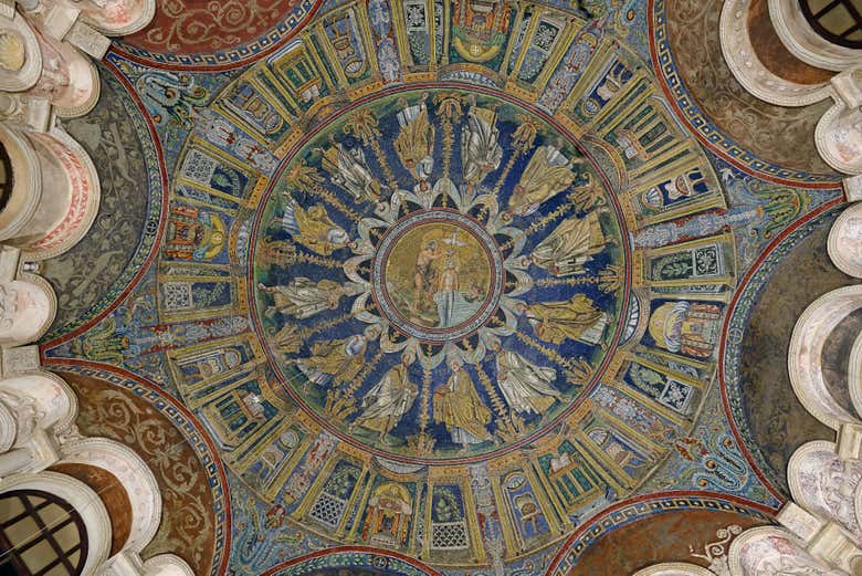 Detalhe da cúpula do batistério