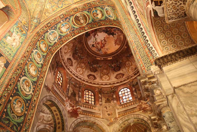 Interni della Basilica di San Vitale