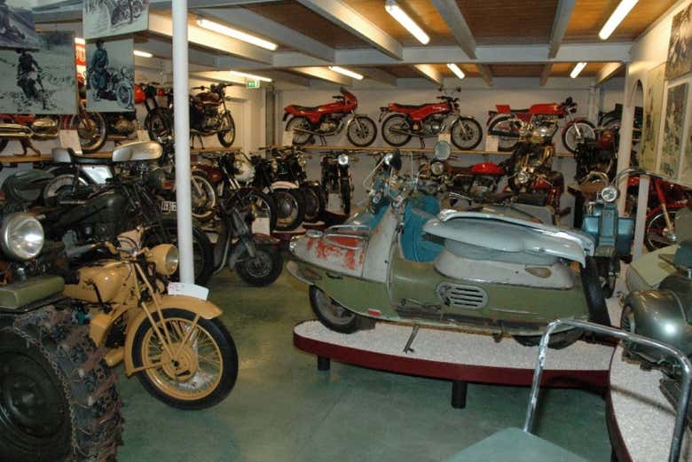 L'intérieur du musée national de la moto
