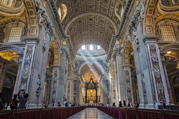 Entrada a la Basílica de San Pedro con subida a la cúpula y audioguía