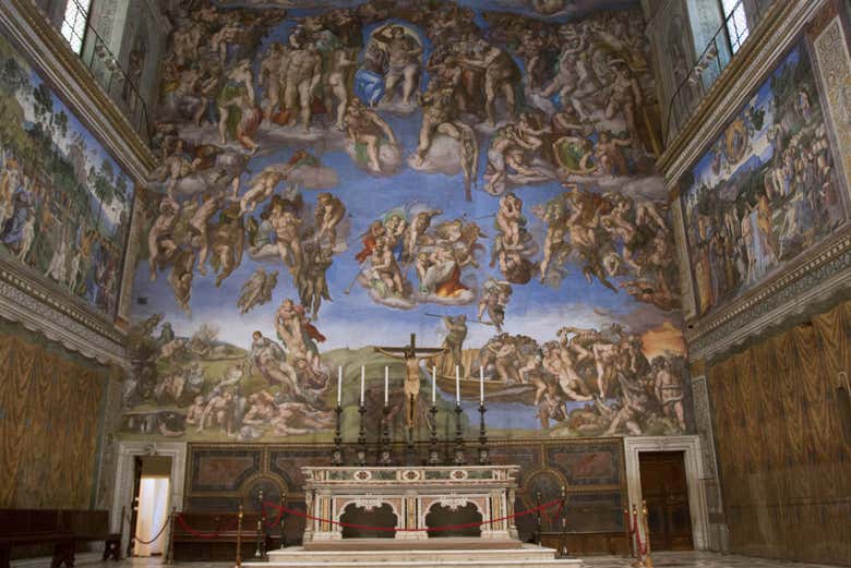 Juicio Final de Miguel Ángel, en el altar de la Capilla Sixtina