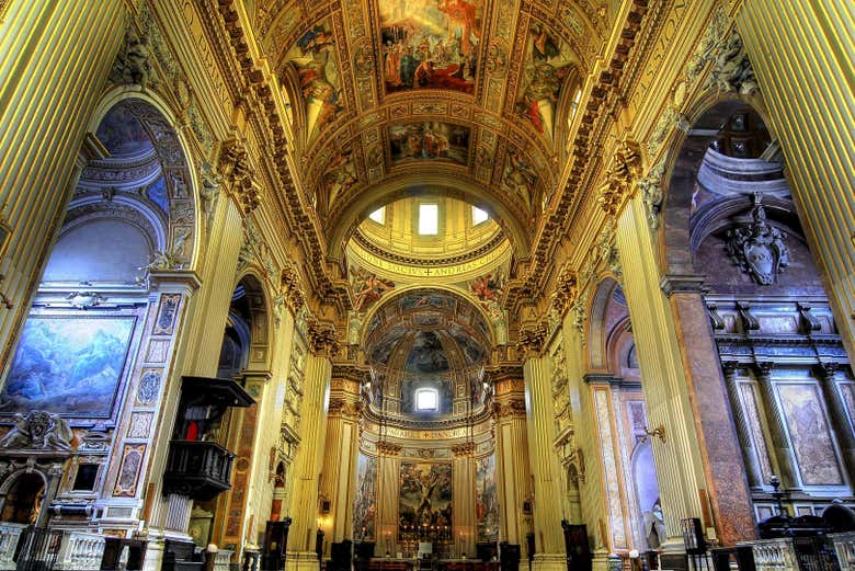 Detalhes da arquitetura do interior da basílica