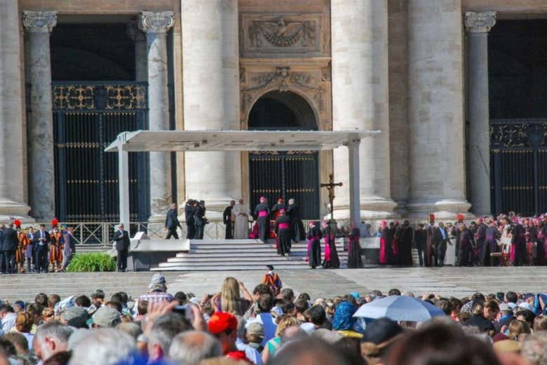 Assistez à la catéchèse et recevez la bénédiction papale