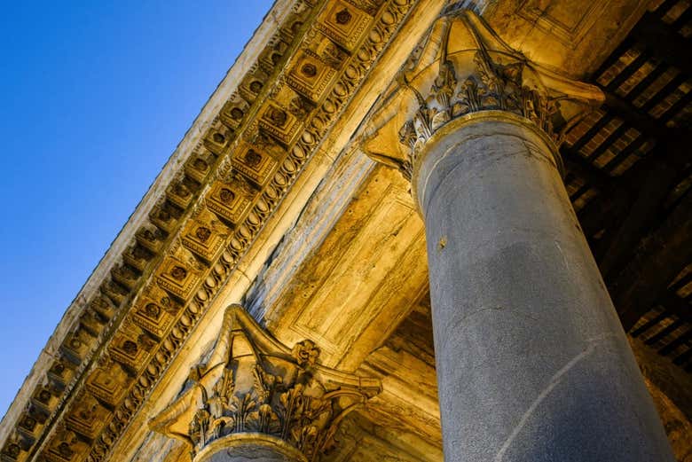 Detalles de las columnas del Panteón de Roma