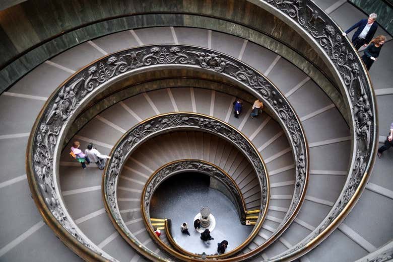 Escalera de los Museos Vaticanos