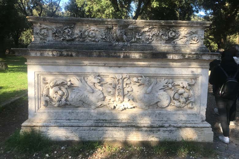 Discovering incredible sculptures