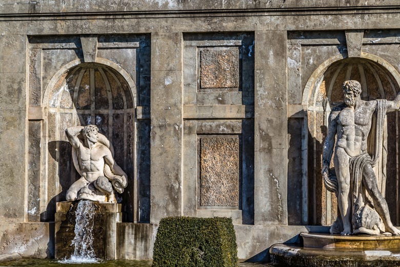 Sculptures des villas papales