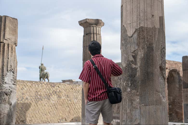 Explorando las ruinas de Pompeya