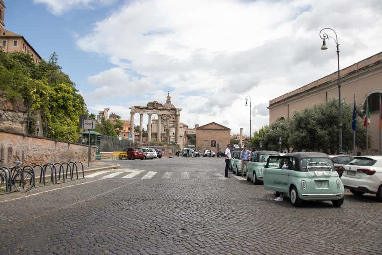 Fiat Topolino junto al Foro Romano