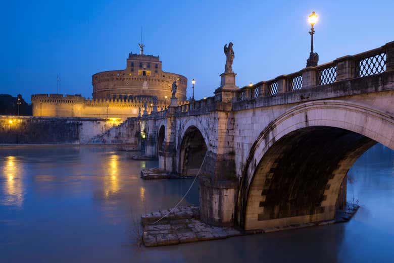 Vista sul Tevere e Castel Sant'Angelo sullo sfondo