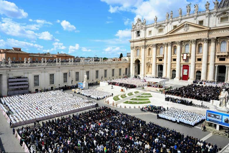 Rejoignez des pèlerins du monde entier au Vatican