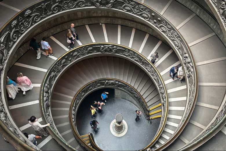 Escalera de caracol en los Museos Vaticanos