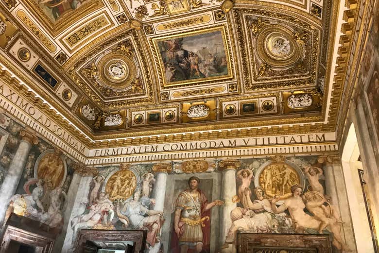 Interior de los Museos Vaticanos