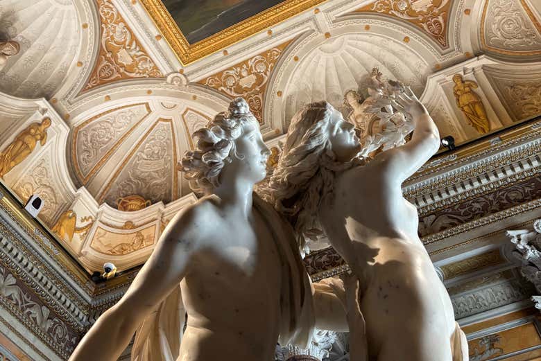 Detalles de las luces y sombras de la escultura