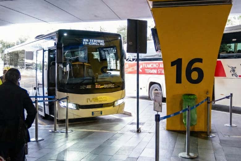 Parada 16 del bús en Fiumicino