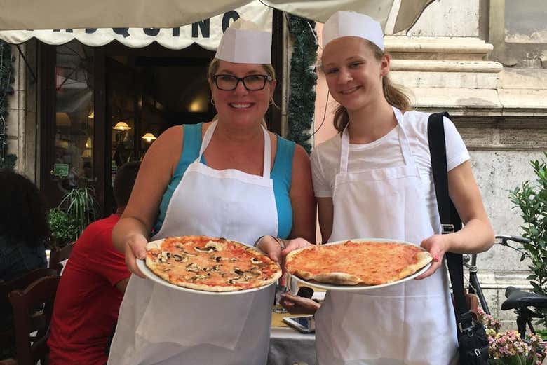 Uma aula de culinária de pizza em Roma: aproveite sua criação