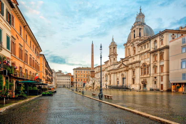 Piazza Navona da una prospettiva laterale