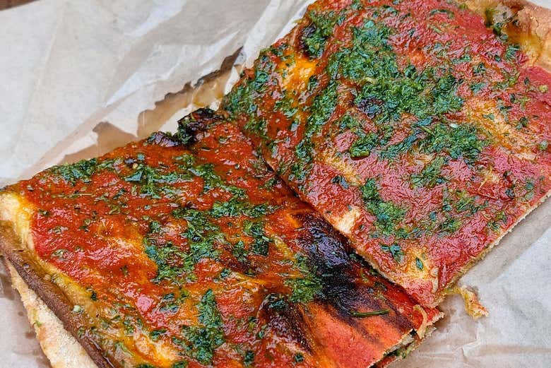 Pizza rossa traditionnelle