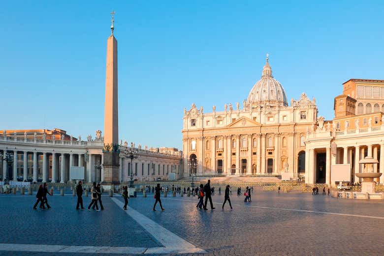 Plaza de San Pedro en la Ciudad del Vaticano