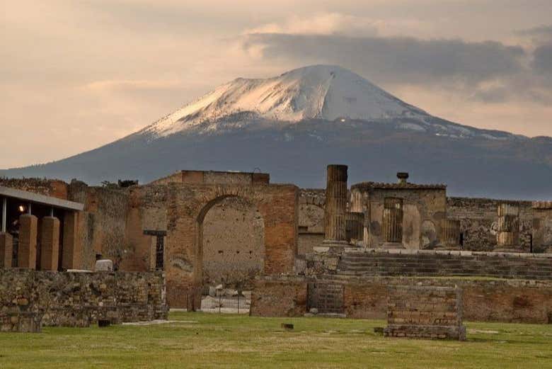Vistas de Pompeya junto al Vesubio