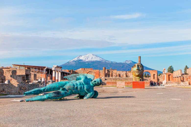 Paanorámica de Pompeya con el Vesubio al fondo